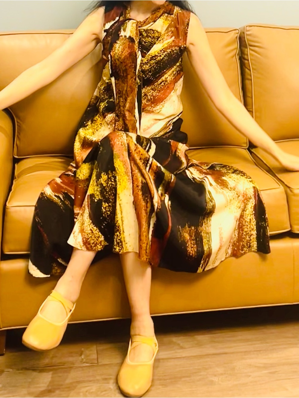 Print Tie Neck Dress
DKNY